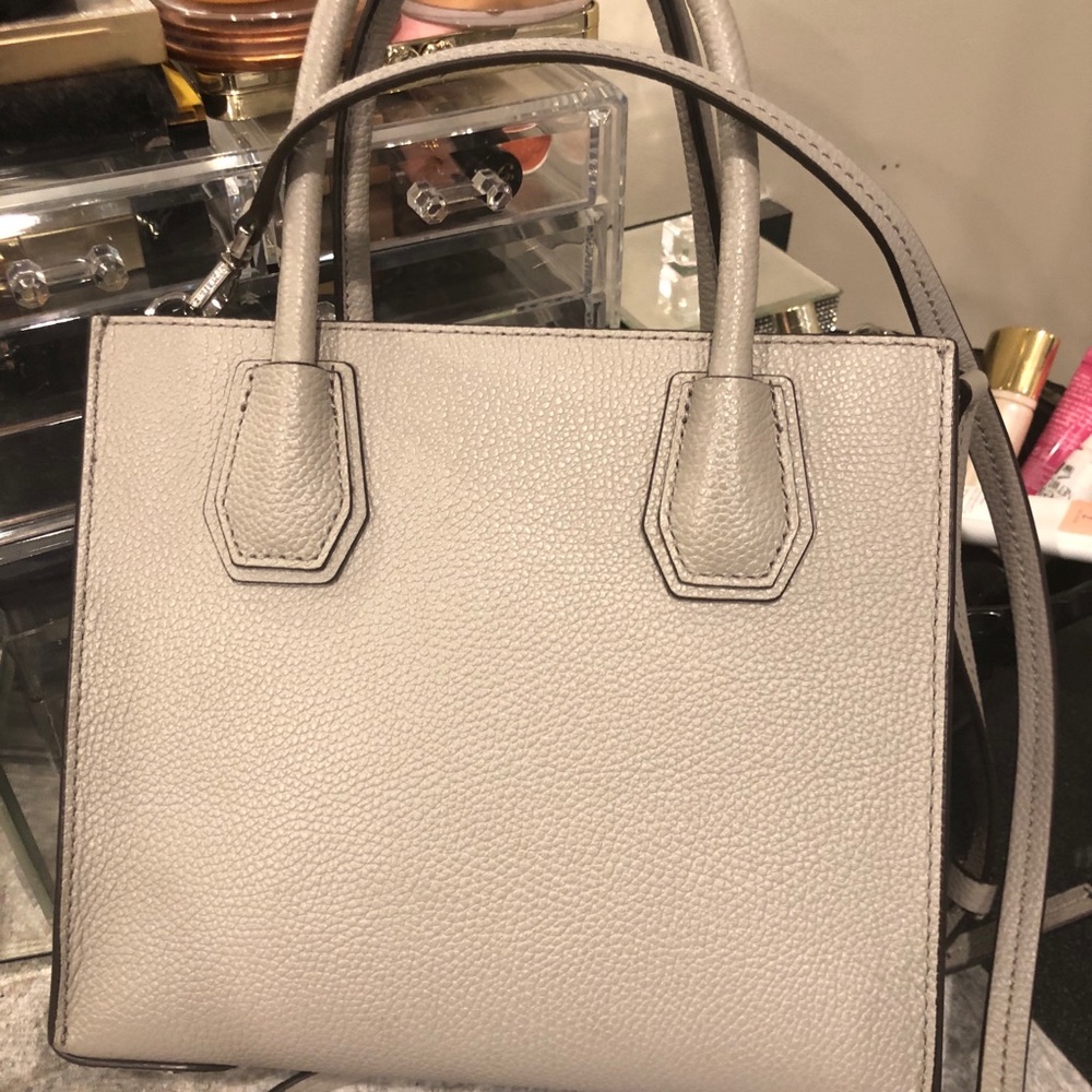 Michael Kors mini cross body - Picture 6 of 11